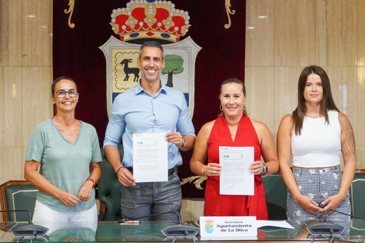 convenio para dinamizar el sector comercial del municipio La Oliva | Cabildo Fuerteventura