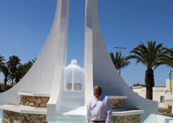 La fuente del Milenio de Antigua luce renovada este verano