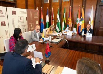 Lola García respalda una estrategia conjunta de los cabildos para crear alojamiento universitario destinado a las islas no capitalinas