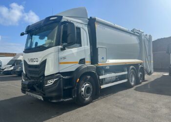 El Ayuntamiento de Pájara incorpora dos nuevos camiones para mejorar el servicio de limpieza y mantenimiento